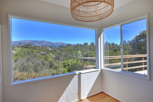 Building Photo - Peaceful Hope Ranch Living