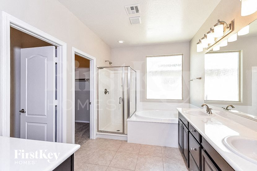 Building Photo - 7504 Abby View St