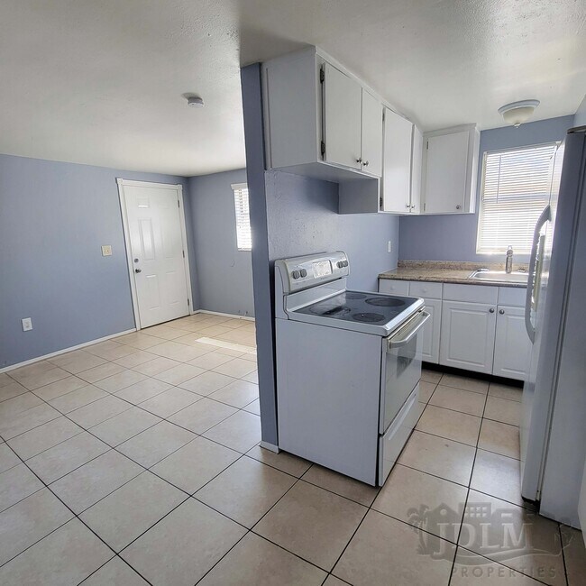 Building Photo - 3810 N 56th St