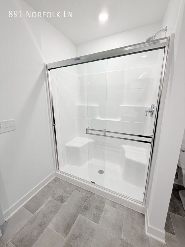 Building Photo - 891 Norfolk Ln