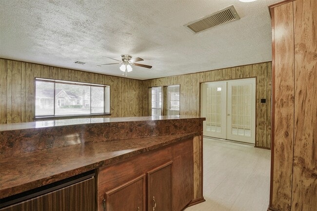 Building Photo - 13915 Roundstone Ln