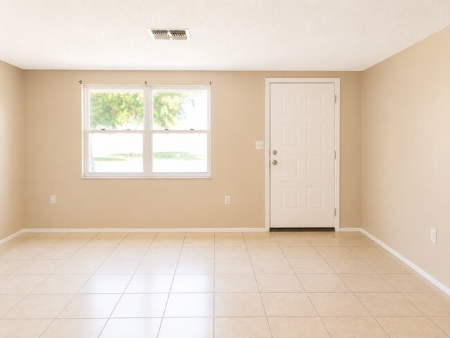 Building Photo - 11714 Paige Dr