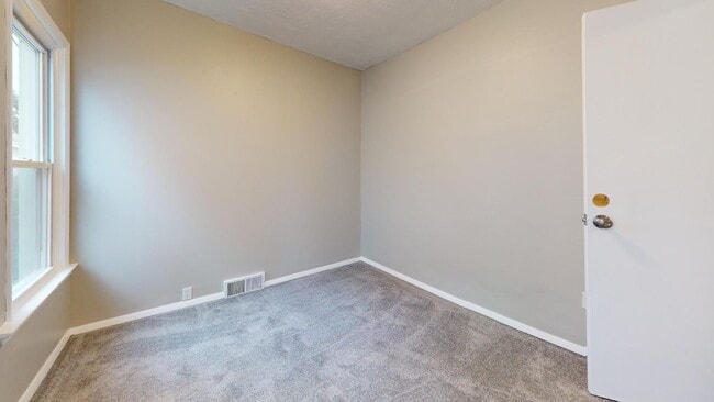 Building Photo - Jefferson Area - 3 Bedroom Single Family Home (between Lorain and Triskett)