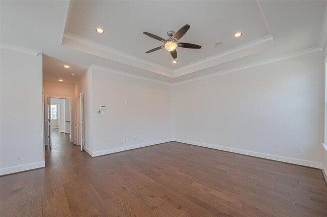 Building Photo - 1237 W 23rd St