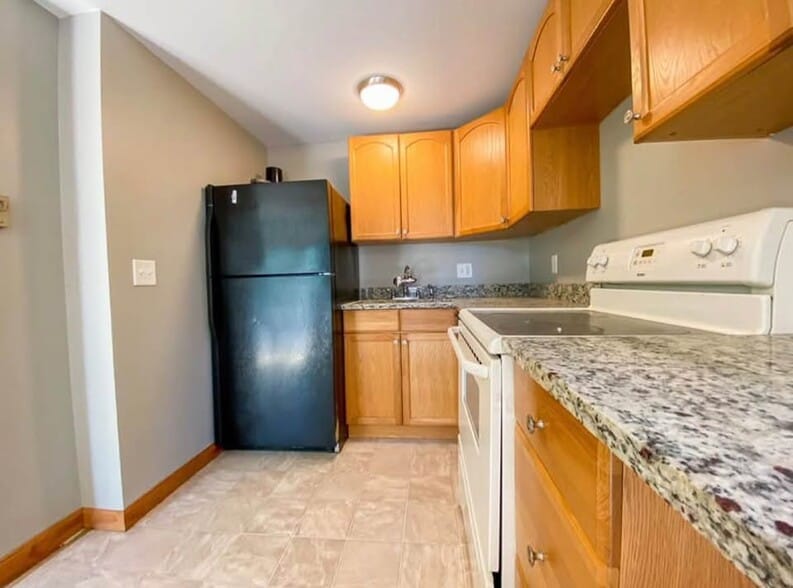 Building Photo - 136 Mt Hunger Shore Rd