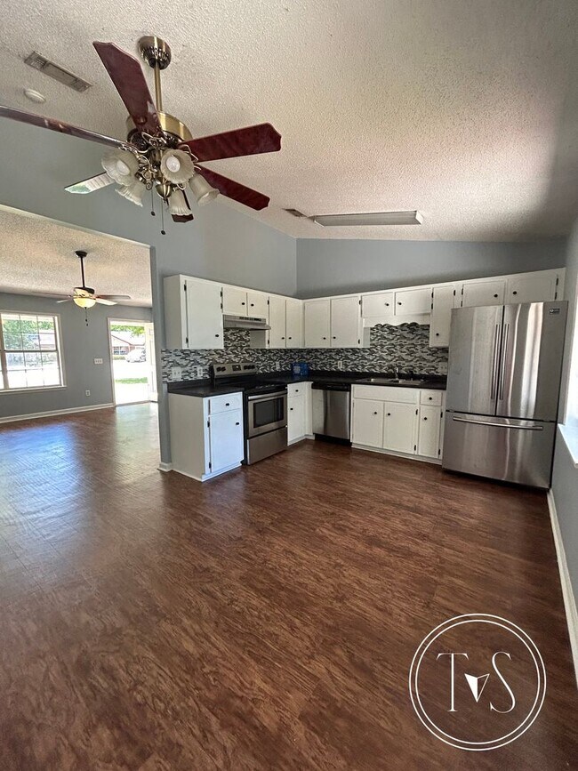 Building Photo - 1012 Farr Ct