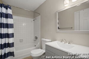 Building Photo - 7205 Breeze Hollow