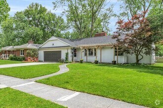 Building Photo - Renovated Ranch home in Champaign - AVAILA...