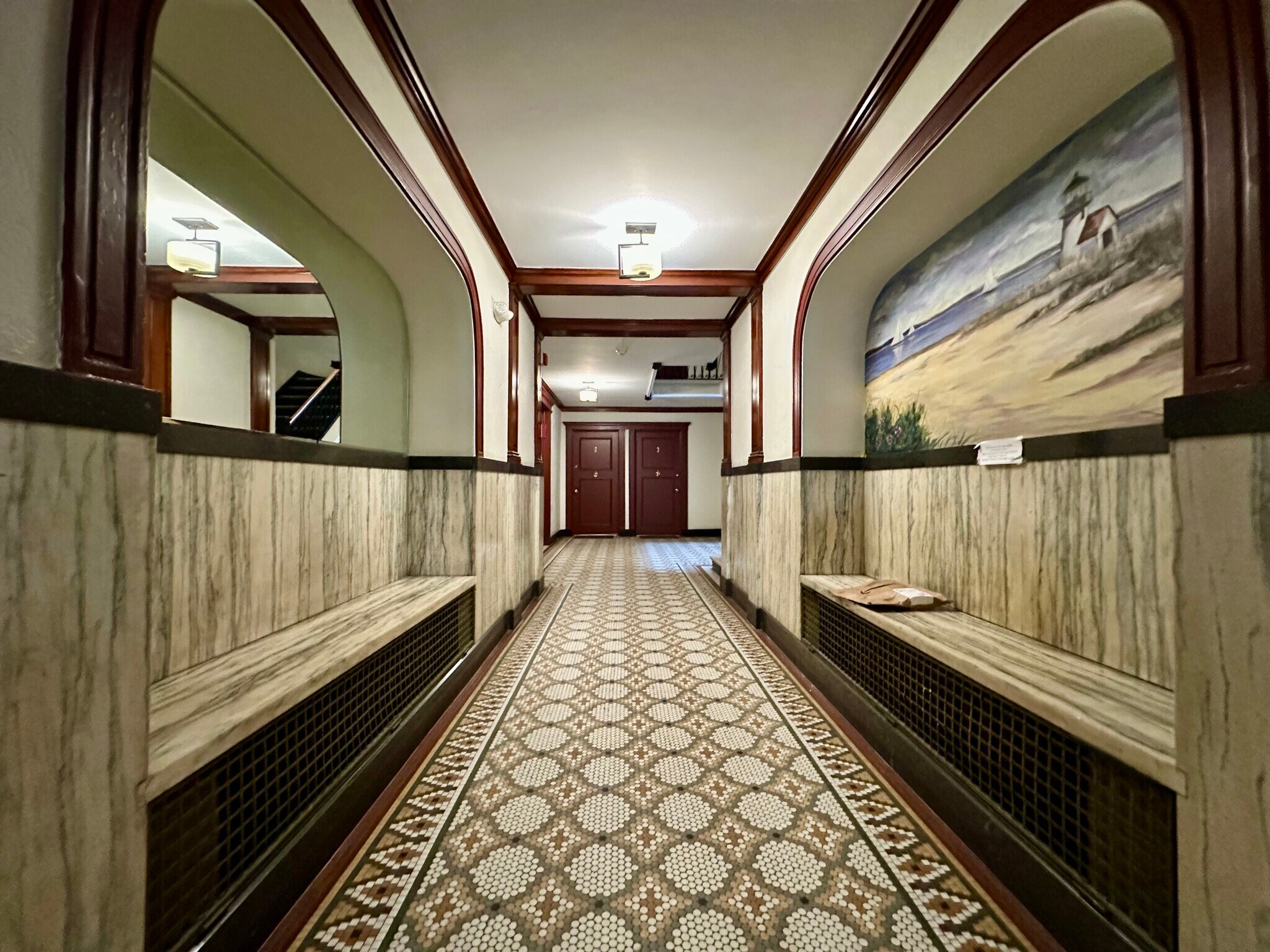 Building Photo - 456 Park Dr
