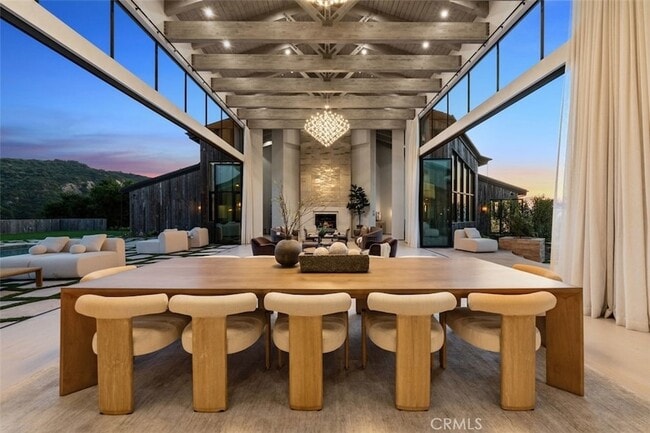 Building Photo - 3121 Old Topanga Canyon Rd