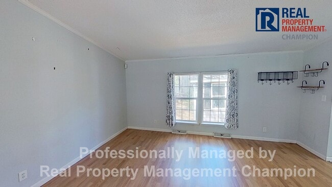Building Photo - Charming Home in Quiet Neighborhood Near Monkey Junction