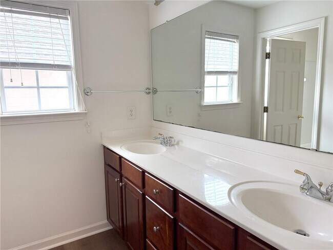 Building Photo - 3240 Bentbill Crossing