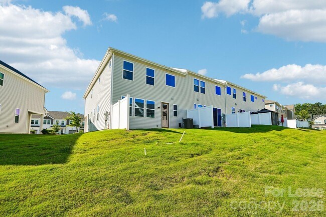 Building Photo - 15618 Little Bluestem St