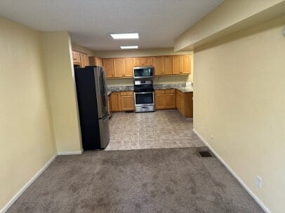 Building Photo - "Charming 5-Bed Home on Grand Ave: Spacious Living with 2.5 Baths in Heart of St. Paul!"