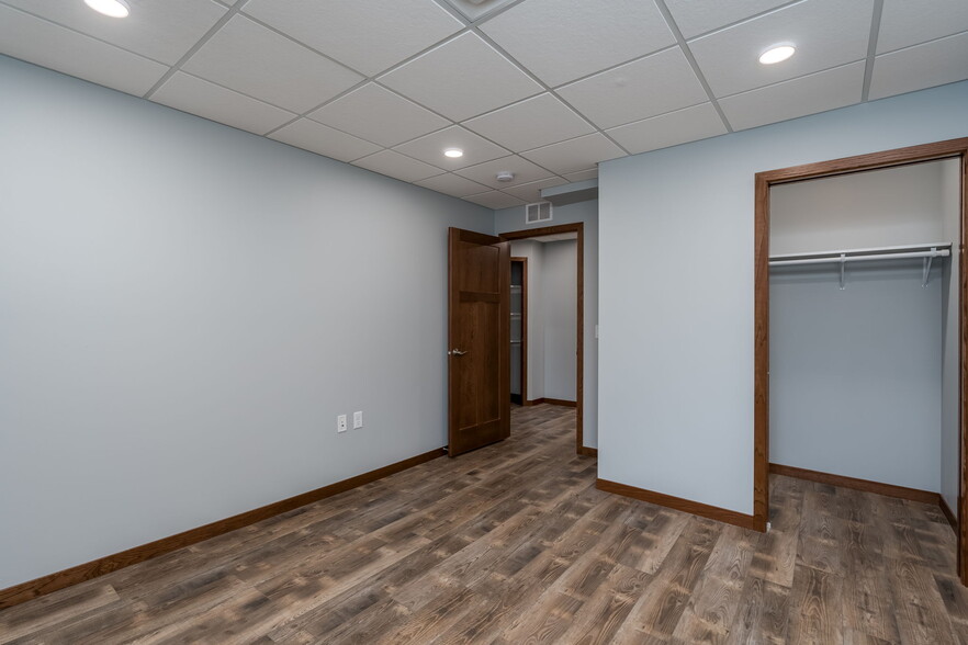 Bedroom 1 - 513 N Riverfront Dr