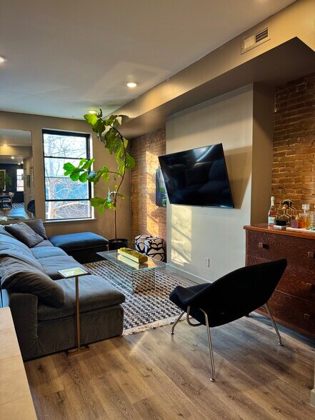 Building Photo - 515 Mosher St