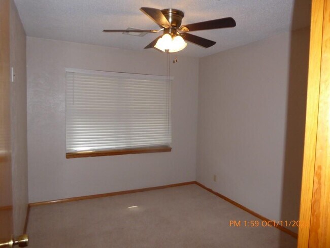 Building Photo - 2709 NW Marion Ave