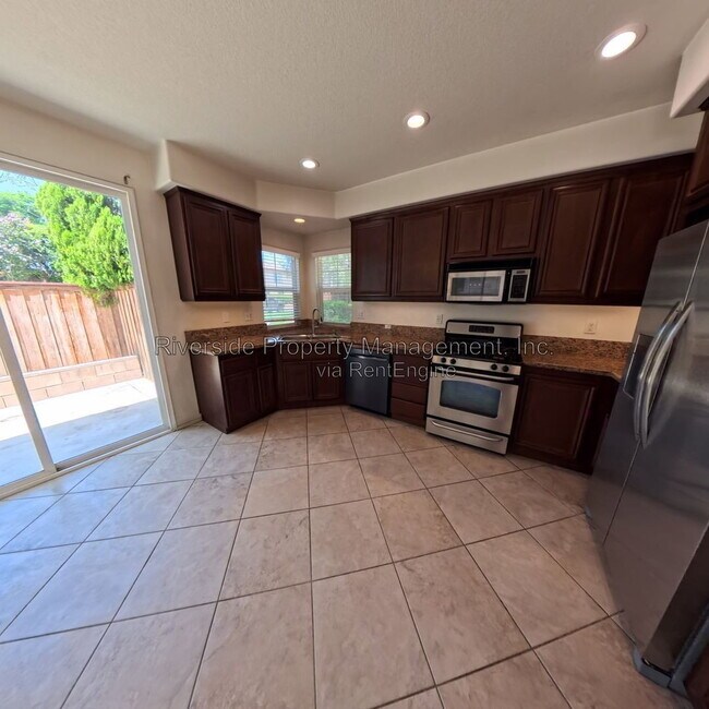 Building Photo - 4031 Cey Ct