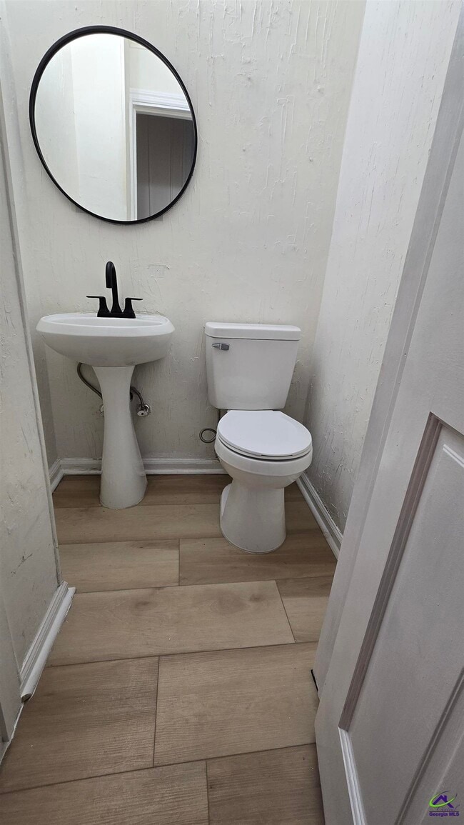 Building Photo - 621 Forest Hill Rd