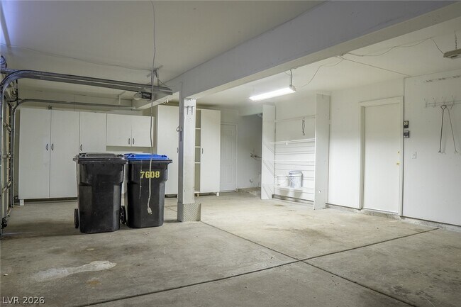 Building Photo - 7608 Botany Bay Dr