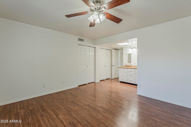Building Photo - 14420 N 57th Dr