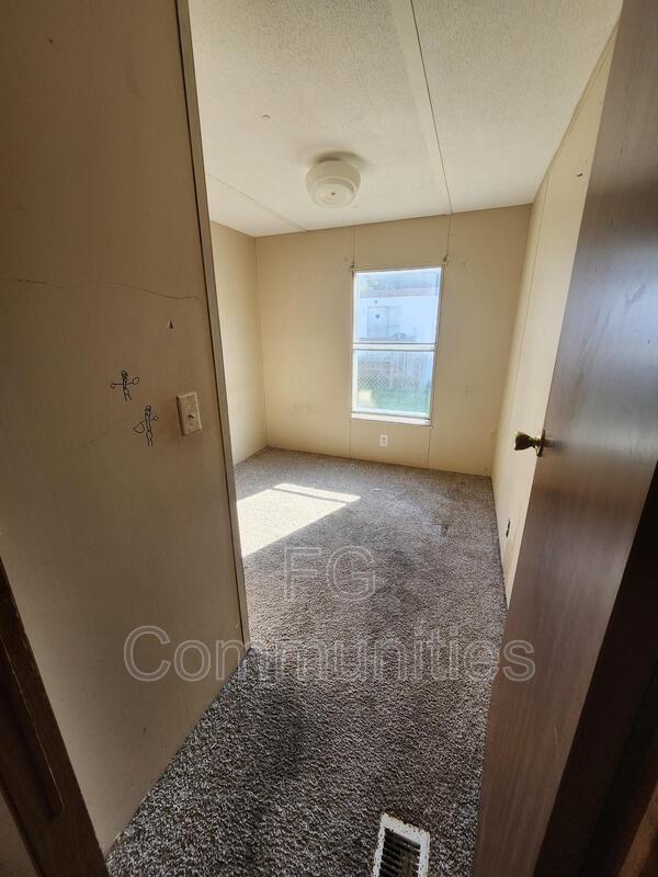 Building Photo - 1023 Crystal Blvd