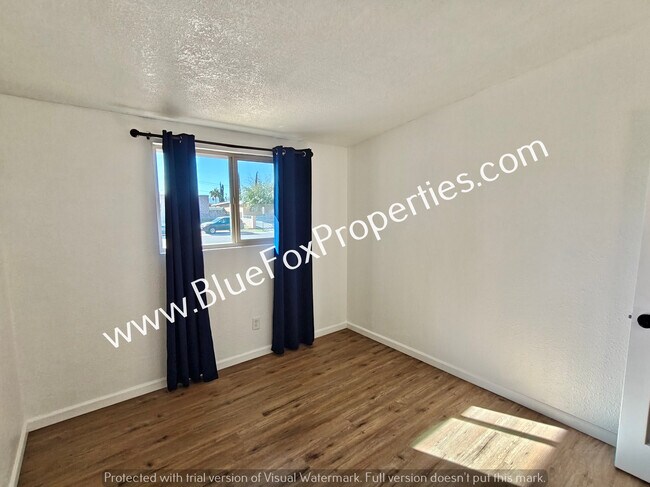 Building Photo - 3310 W Calle Toronja