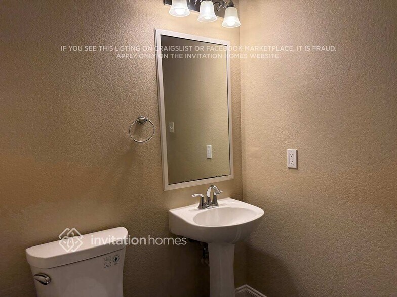 Building Photo - 8441 Shallow Creek Dr
