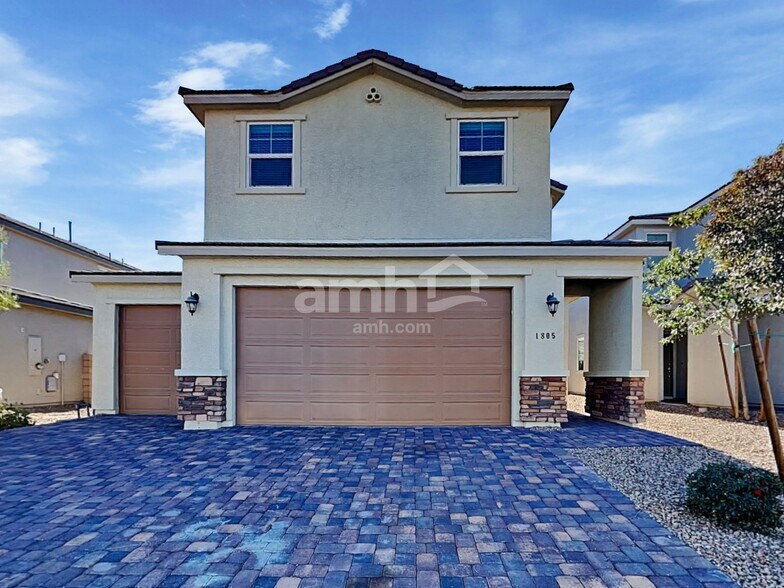 Primary Photo - 1805 Viaggio Ave
