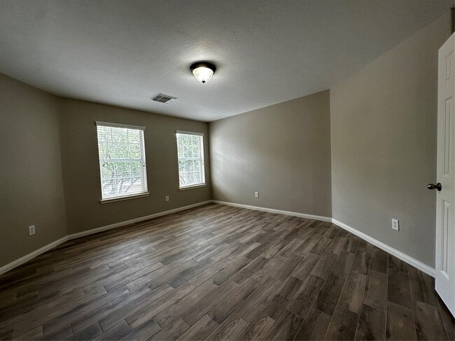 Building Photo - 18515 Skippers Helm