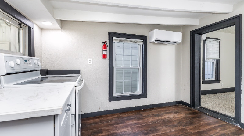 Building Photo - 1208 Rhomberg Ave