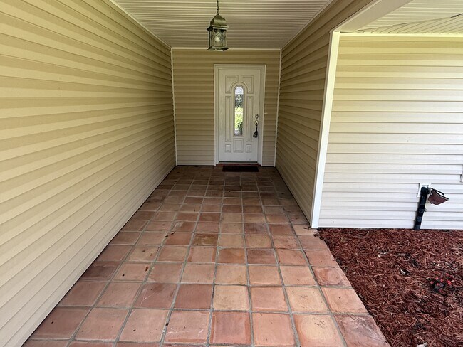Building Photo - 17340 Vutera Dr