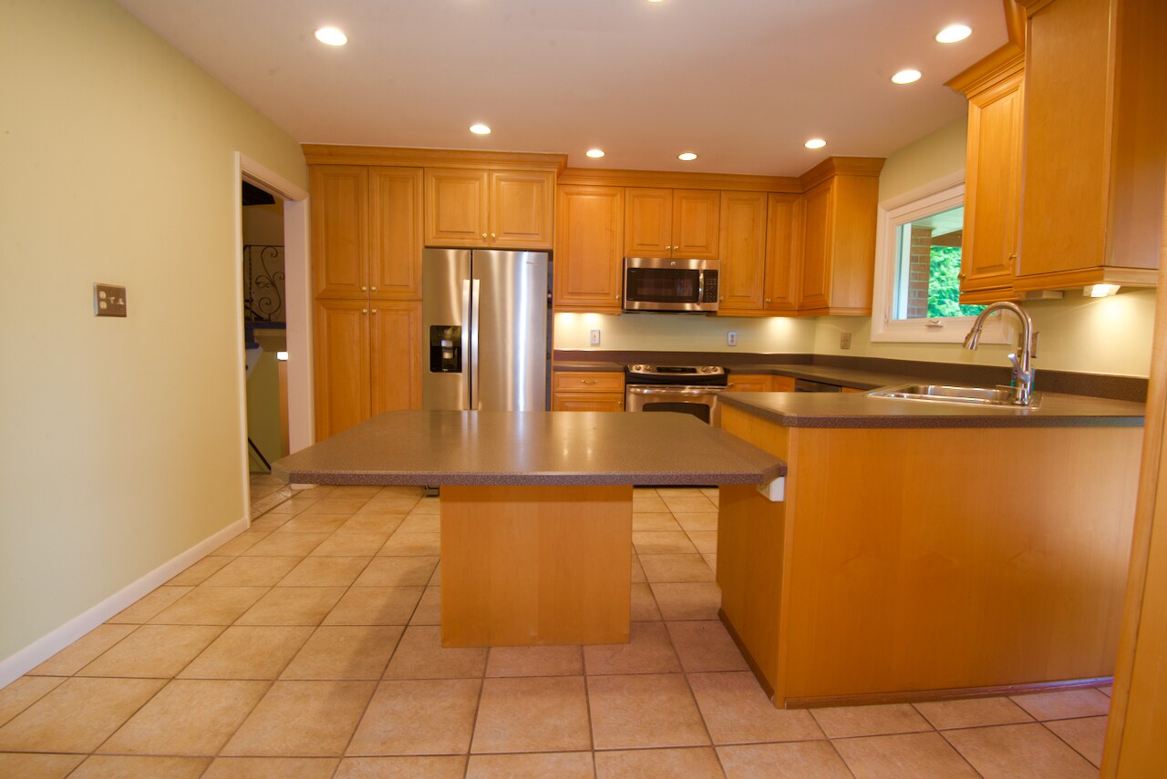 Building Photo - 1149 Sunrise Dr