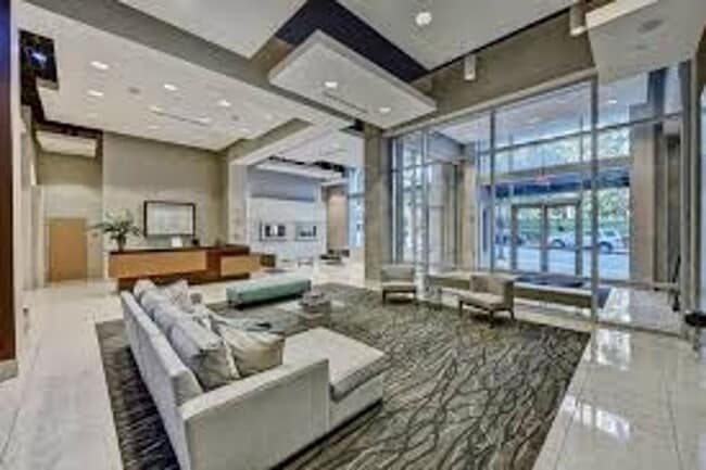 Building Photo - Stunning Center City High Rise Condo on th...