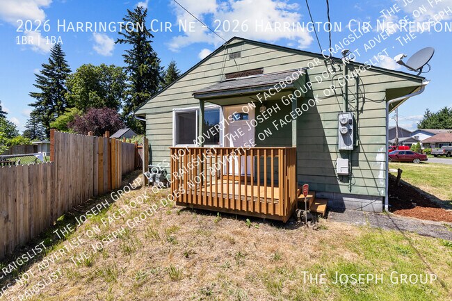 Building Photo - 2026 Harrington Cir NE