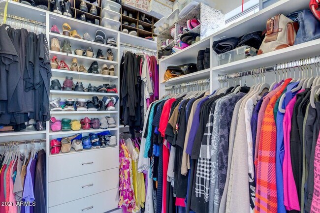 Building Photo - 10474 E Morning Star Dr