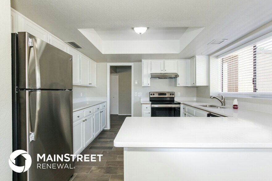 Building Photo - 6513 W Turquoise Ave