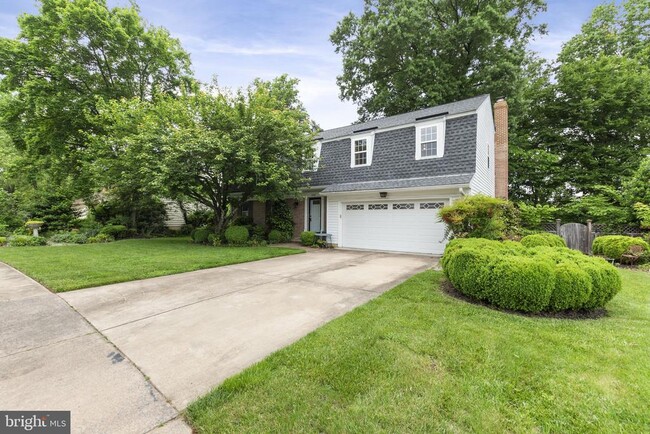 Building Photo - 6048 Redwood Ln