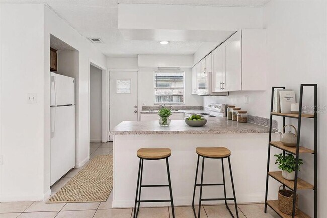 Building Photo - 1048 Buccaneer Dr