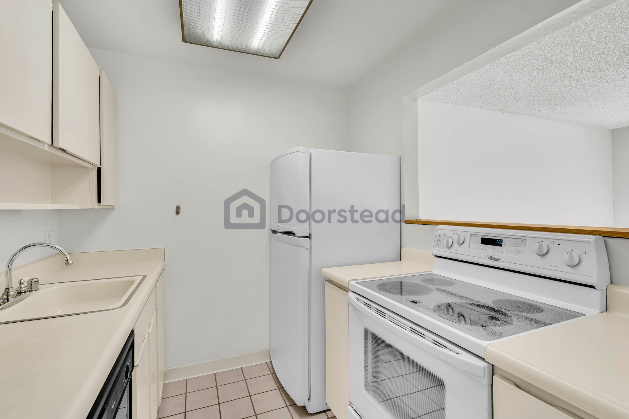 Building Photo - 310 N Civic Dr