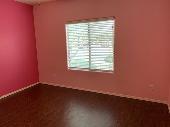 Building Photo - Beautiful 4 bedroom 2 bath home -- COMING ...