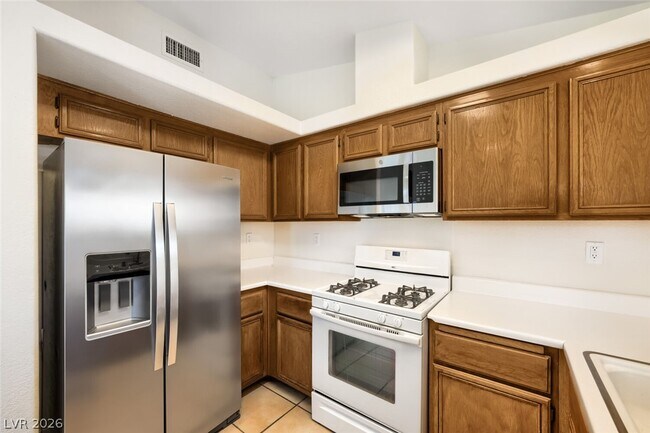 Building Photo - 2709 Camphor Tree St