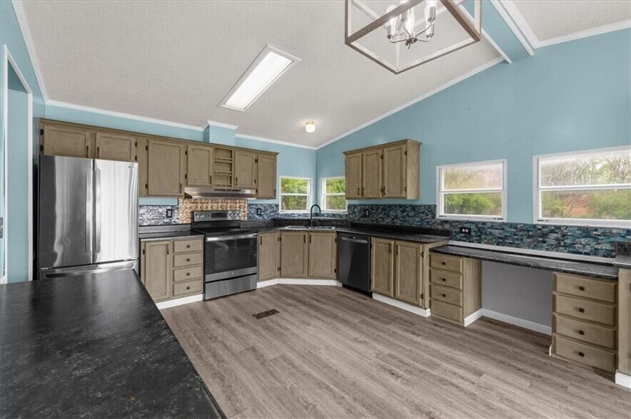 Building Photo - 372 Porter Springs Rd