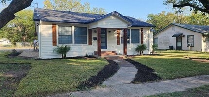 Building Photo - 2500 Mayo St