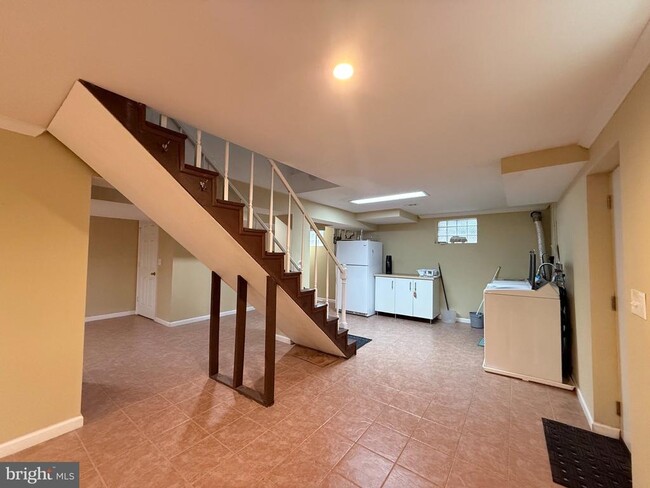 Building Photo - 9709 Saxony Rd