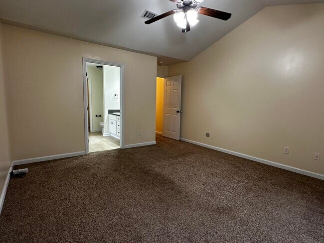 Building Photo - 206 High Meadows Cir