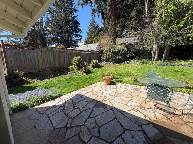 Building Photo - Peaceful 3 Bedroom Single-Level Home on Spacious Corner Lot Near Fir Grove Park