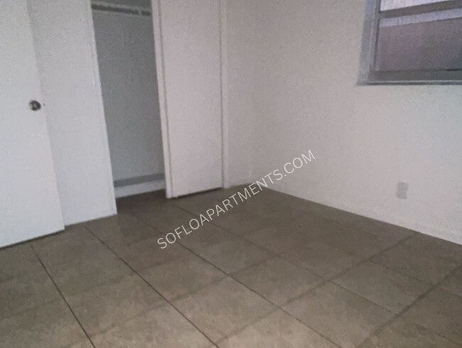 Building Photo - 3600 Riverside Dr