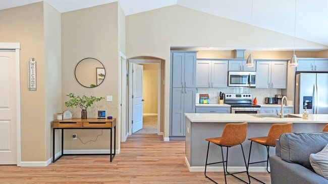 Building Photo - Beautiful Home with Modern Comforts