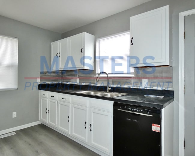 Building Photo - 4 Bed | 1.5 Bath | Spacious Rental Home